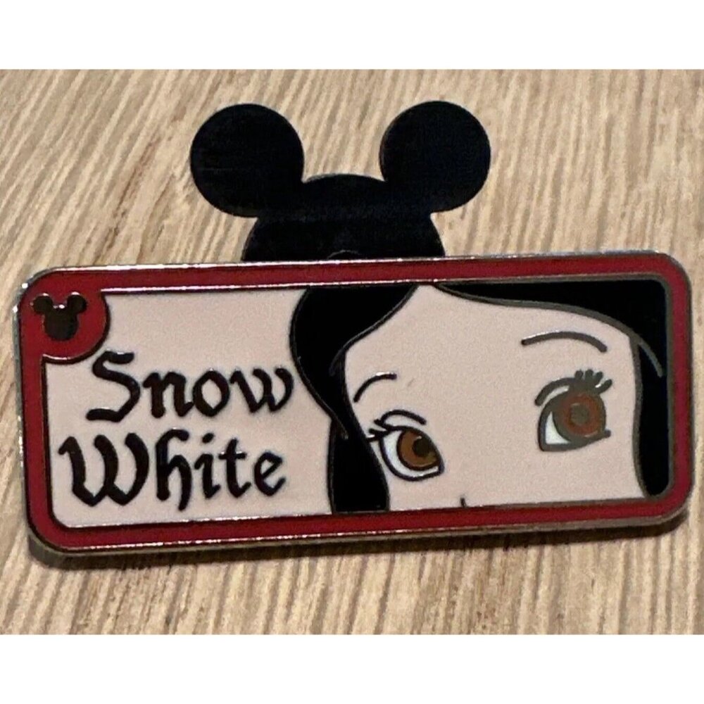 DISNEY WDW Snow White Hidden Mickey Trading PIN 2008